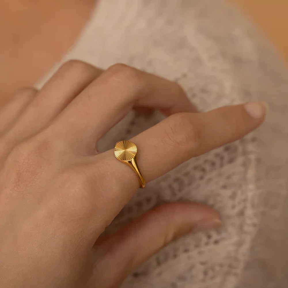 Women's Signet Ring with Sunray Engraving and Round Top