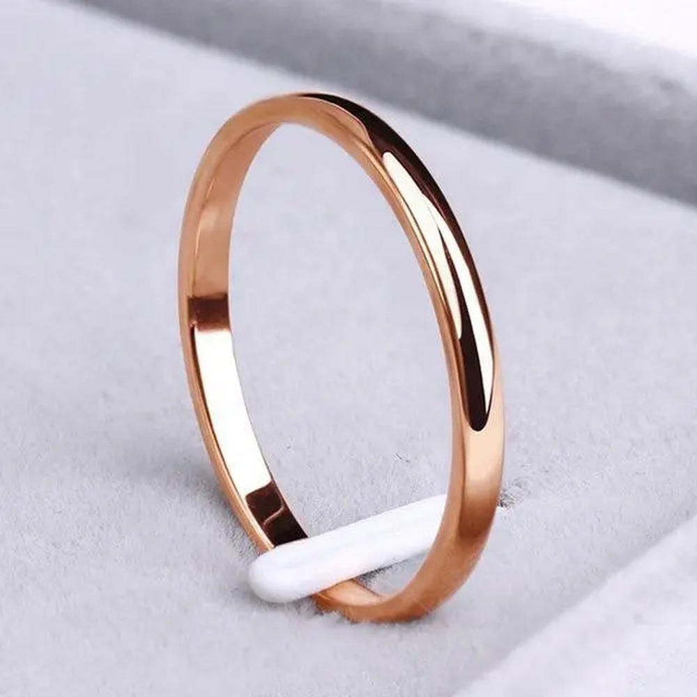 Women's Ring with Simple Design