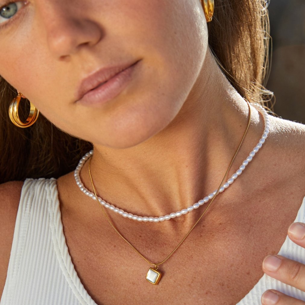 Riva - Pendant Necklace with Moonstone
