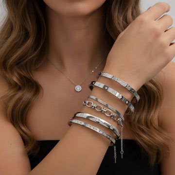 Women’s Open Bangle with Structured Surface and Narrow Band Design