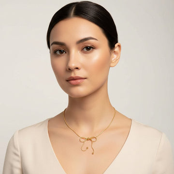 Women’s Necklace with Delicate Design and Symbolic Detail