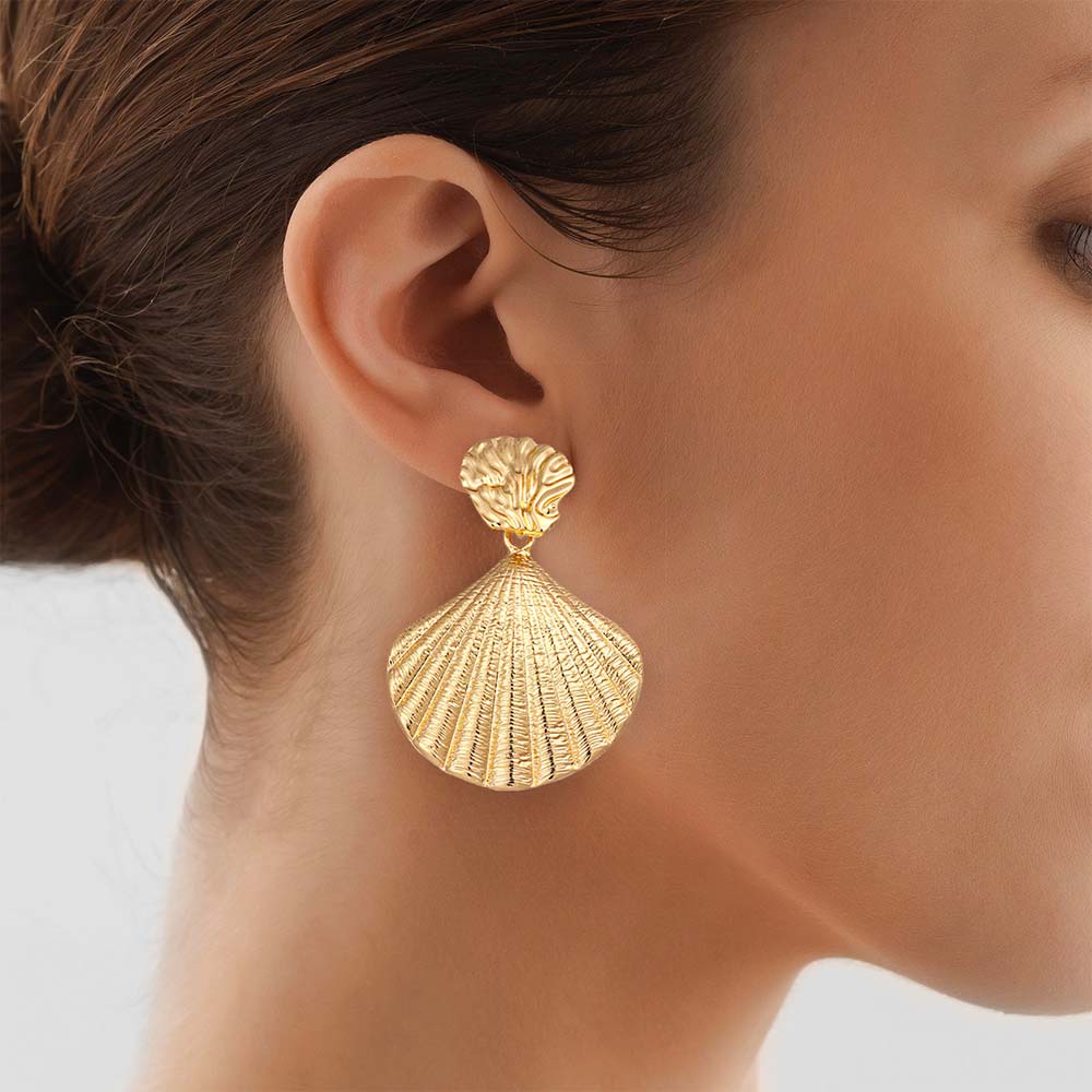Women’s Shell Drop Earrings with Fan Shape and Ribbed Surface