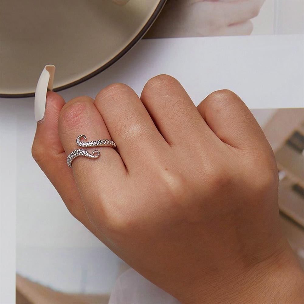 Women’s Adjustable Tentacle Ring with Curved Octopus Design and Open Form