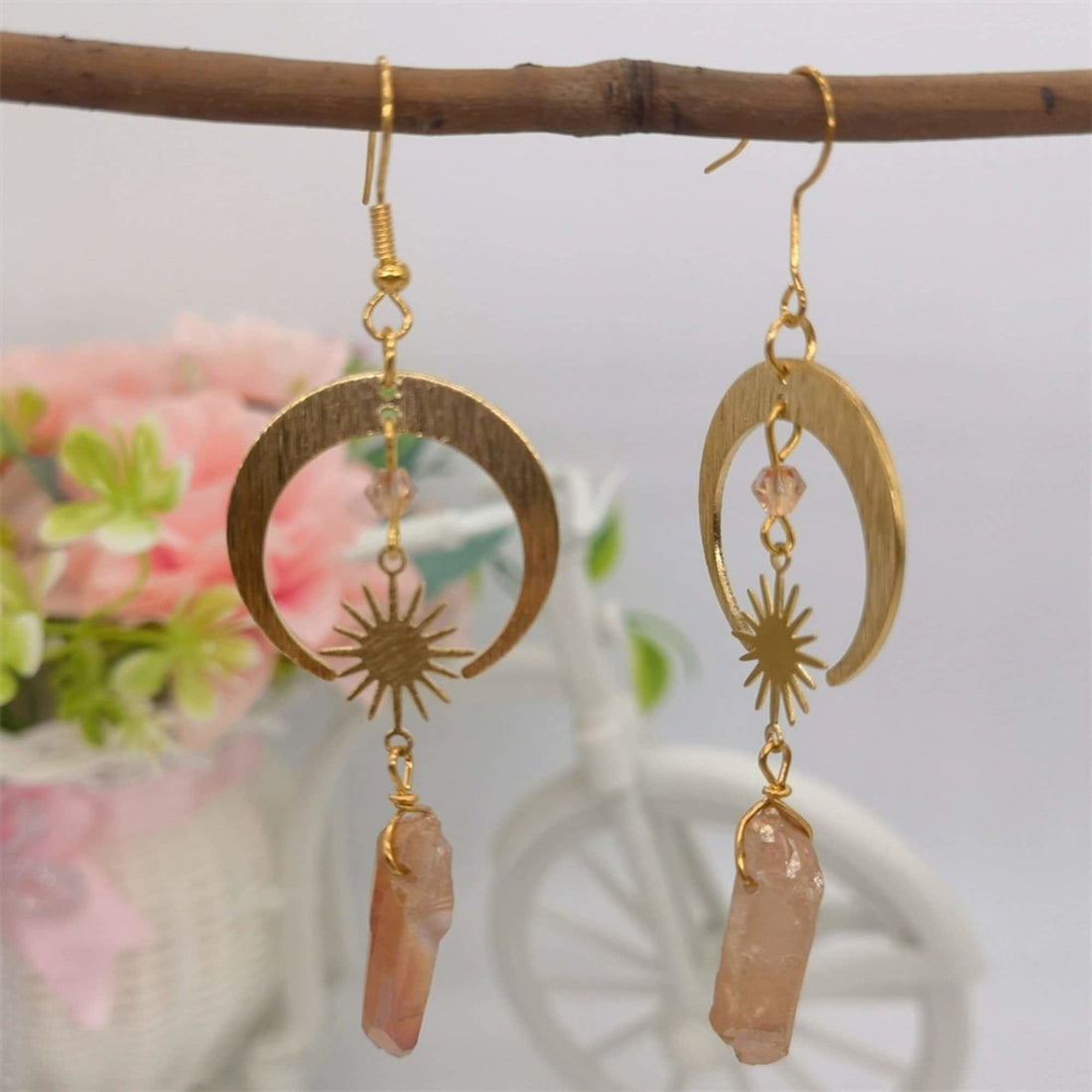 Homa - Crescent Moon Earrings made of Tangerine Quartz