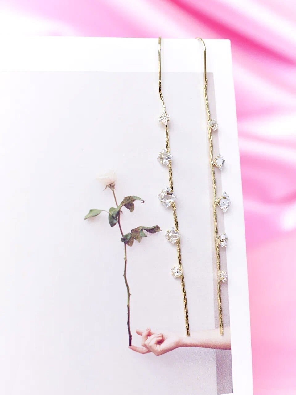 Jandi - Drop Earrings with Sparkling Crystals