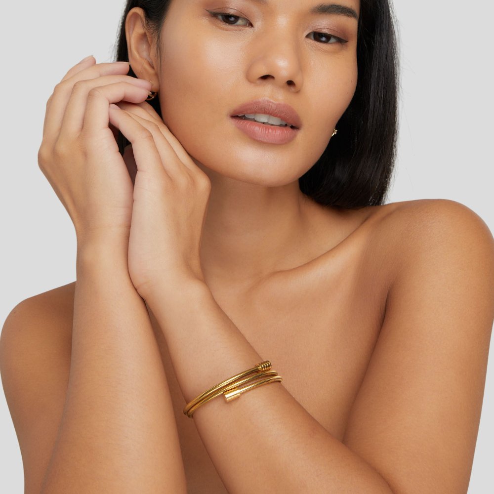 Women’s Multi-Strand Wrap Bracelet with Structured Cord and Knot Motif