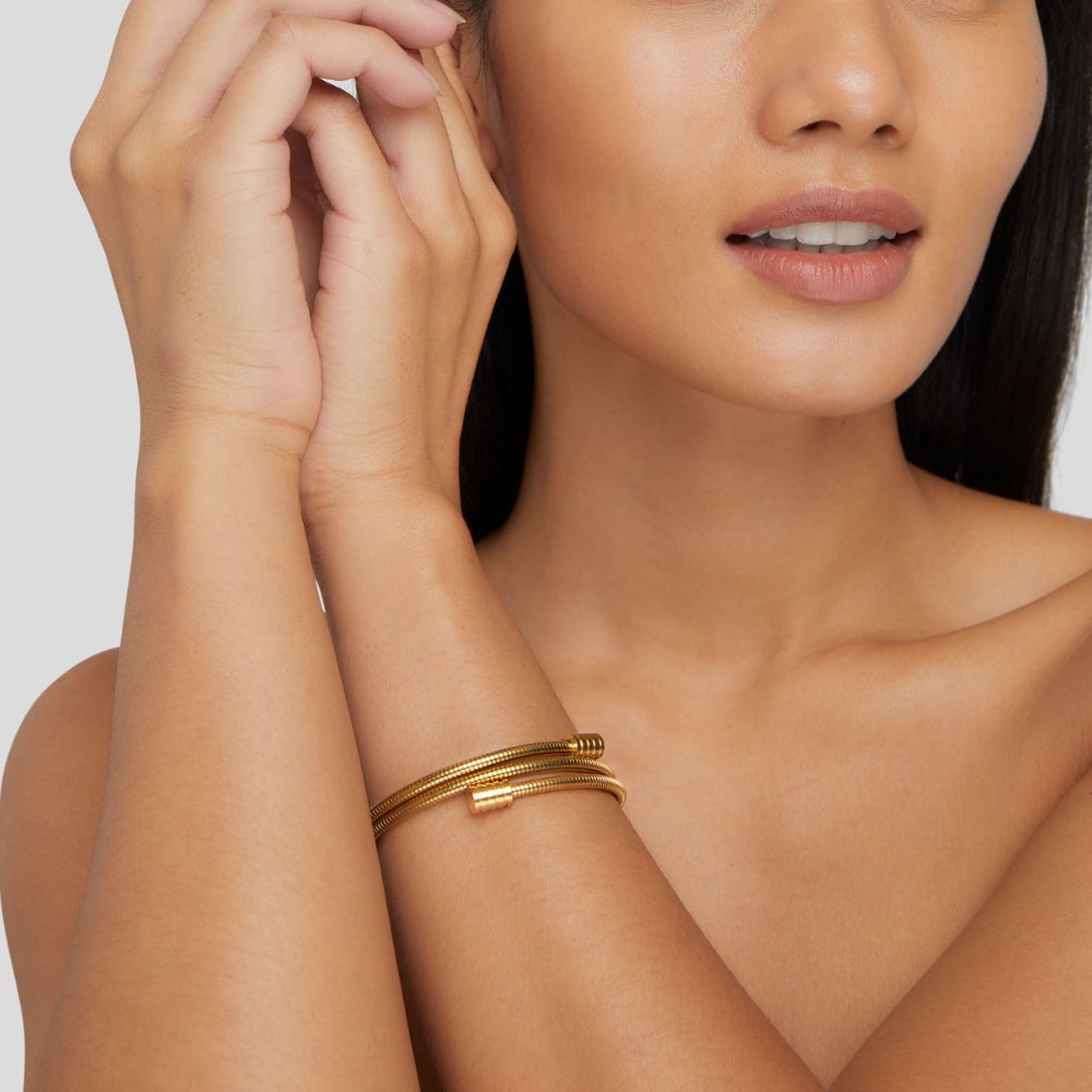 Women’s Multi-Strand Wrap Bracelet with Structured Cord and Knot Motif