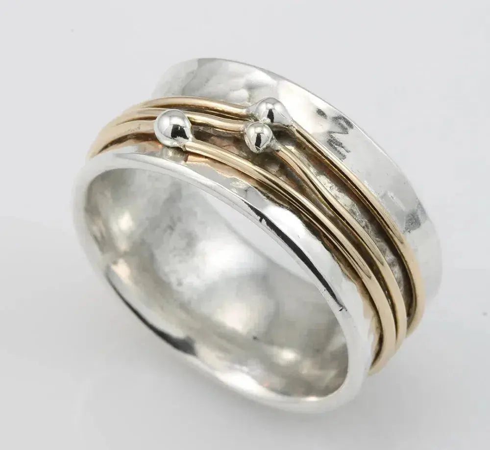 Radiant Elegance – Vintage Gold and Silver Ring with Shiny Surface