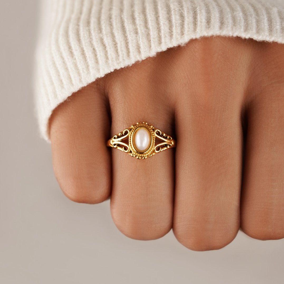 Ophelia – Vintage Royal Pearl Ring