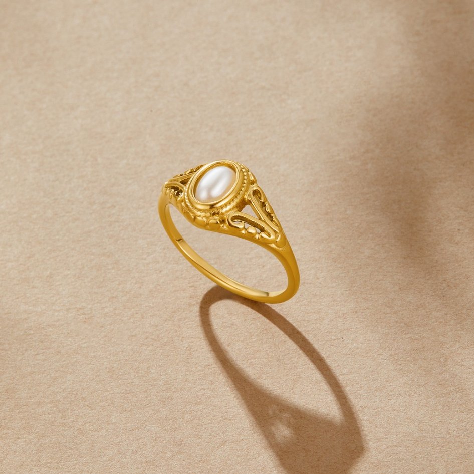 Ophelia – Vintage Royal Pearl Ring