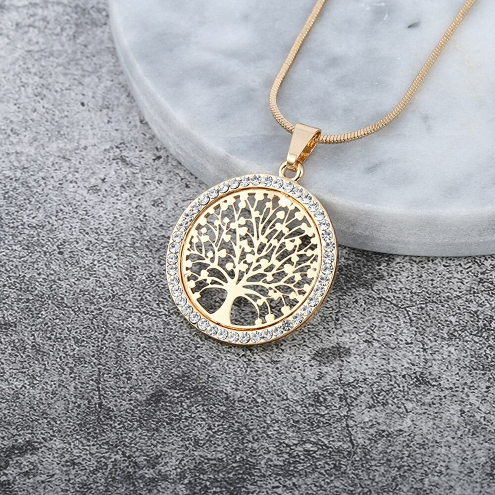 Women Necklace with Tree of Life Pendant and Round Design
