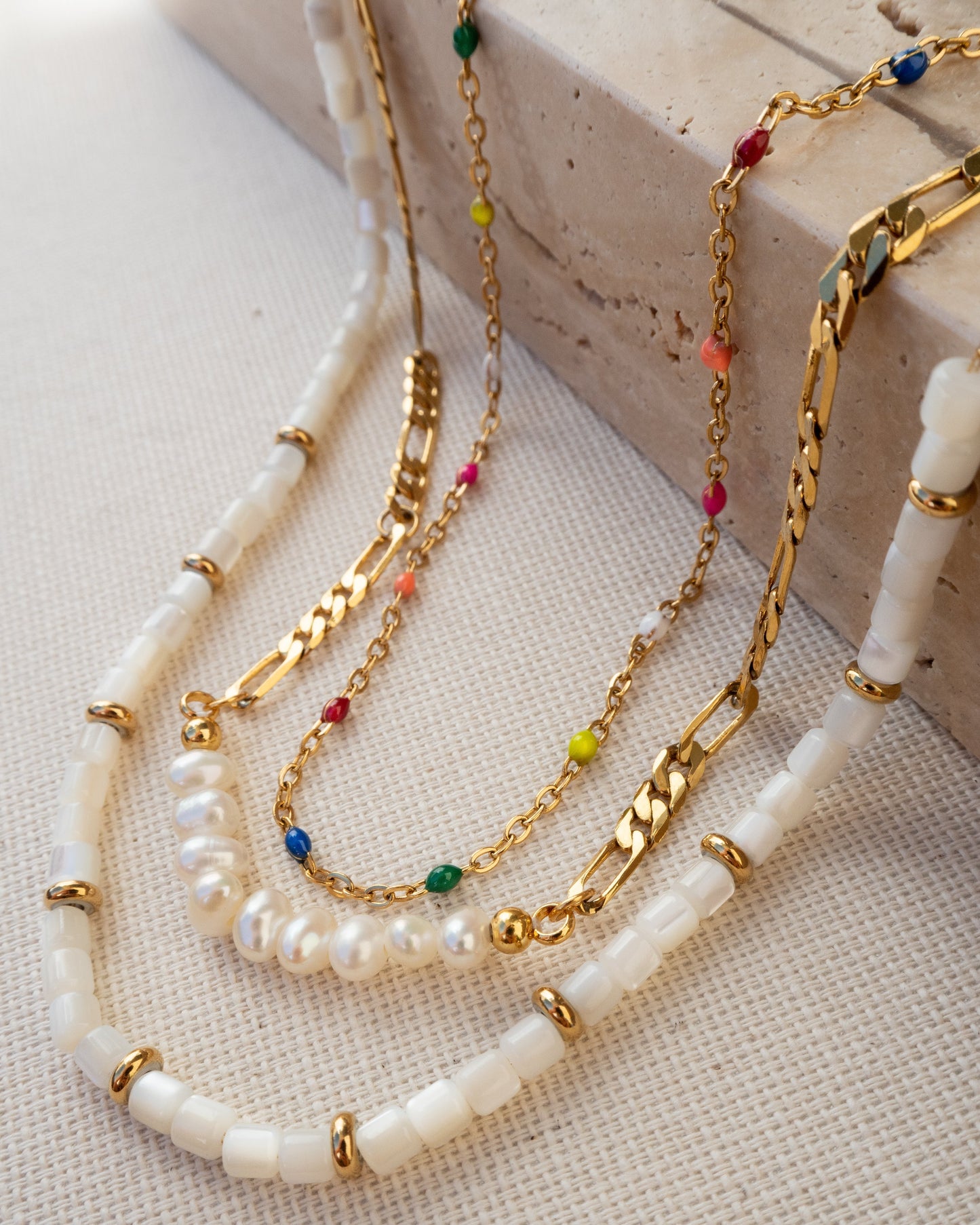 Alba - Collar in Rainbow and Gold
