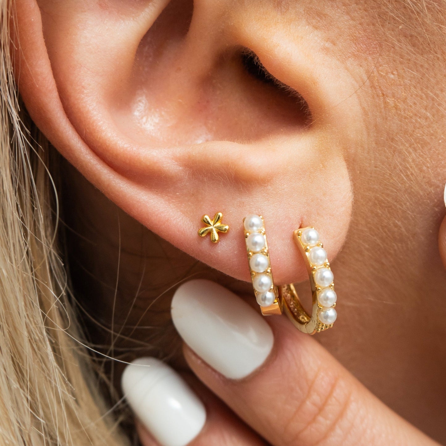 Lily – Small Earrings Made of Gold