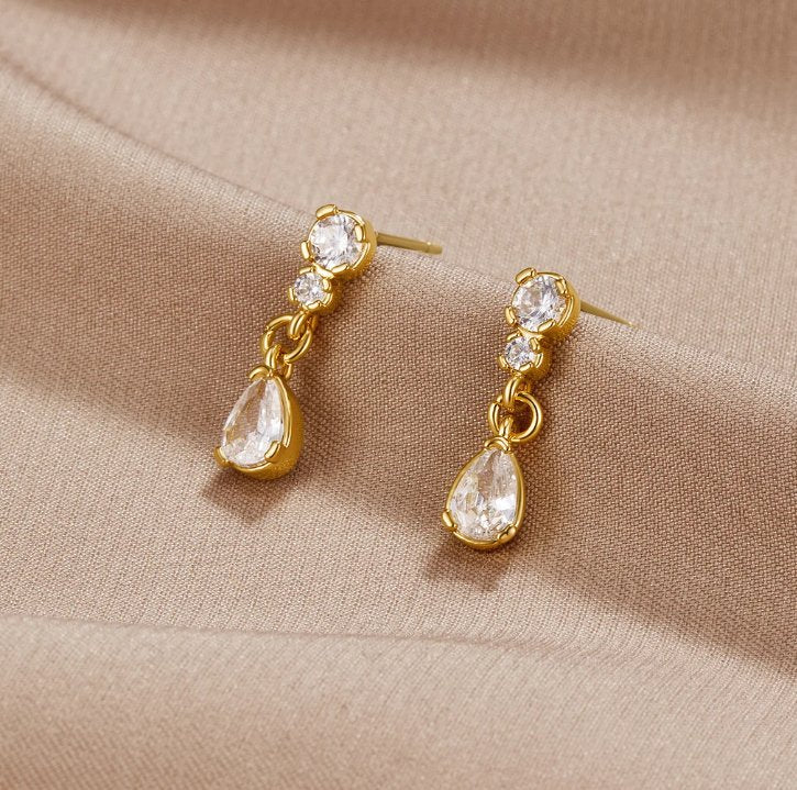 Yarina - Teardrop Earrings